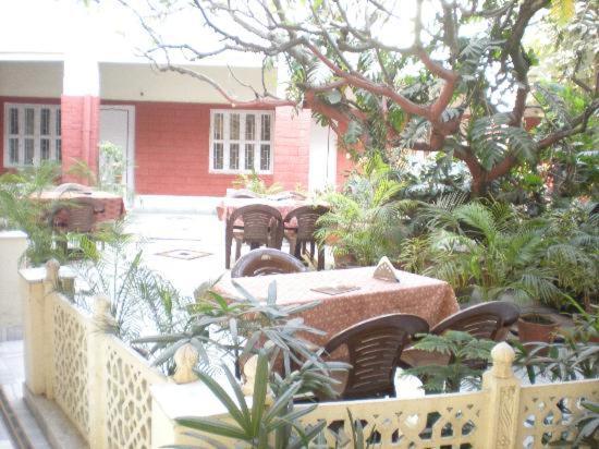 Hotel Tourists Rest House